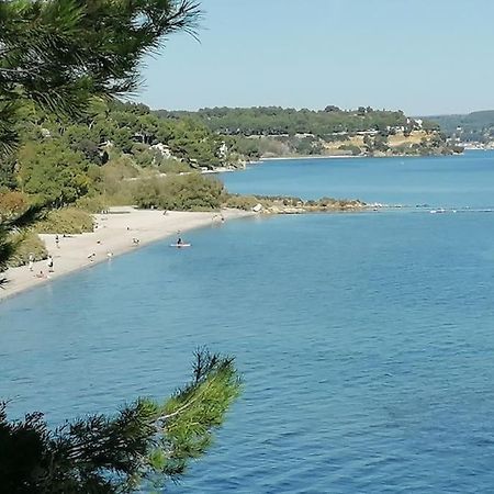 Maison T3 Avec Vue Au Bord De L'Etang อิสทร์ ภายนอก รูปภาพ