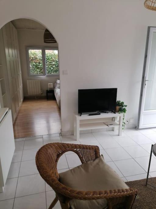 Maison T3 Avec Vue Au Bord De L'Etang อิสทร์ ภายนอก รูปภาพ